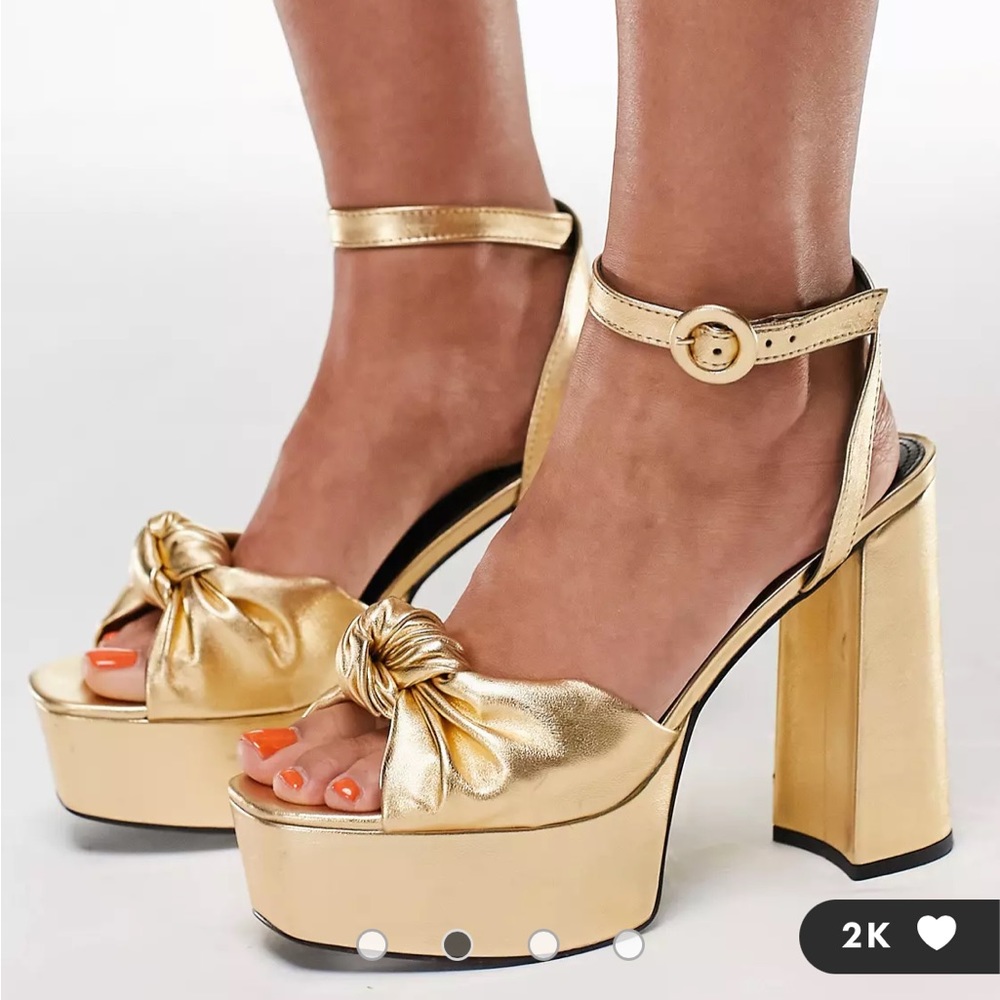 ASOS DESIGN Note knotted platform heeled sandals in gold disco platforms